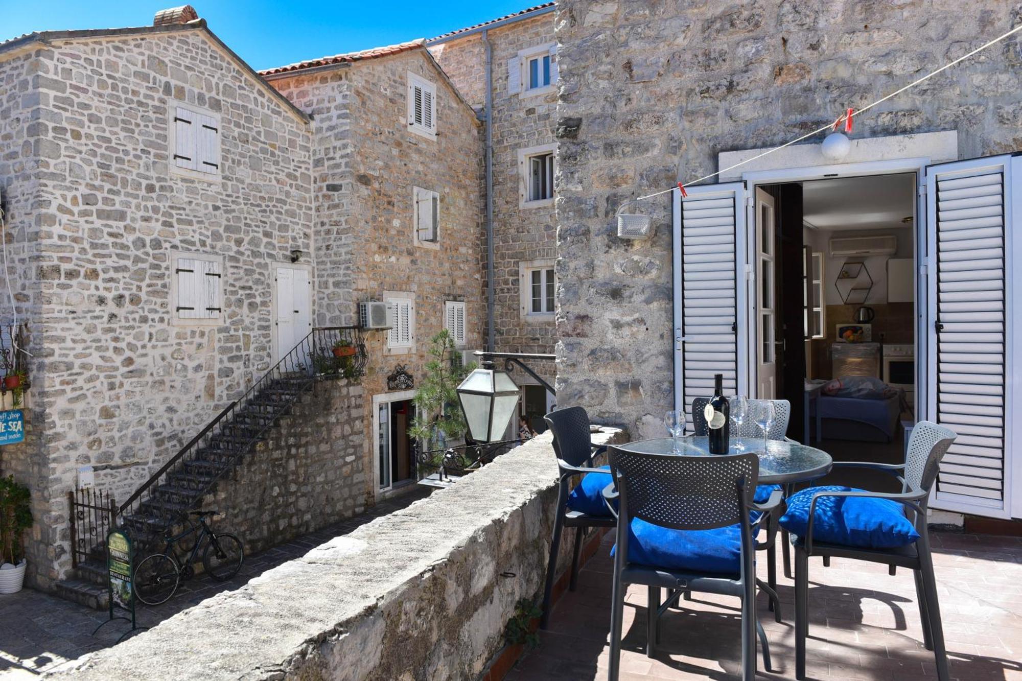 Apartment Lucky بودفا المظهر الخارجي الصورة